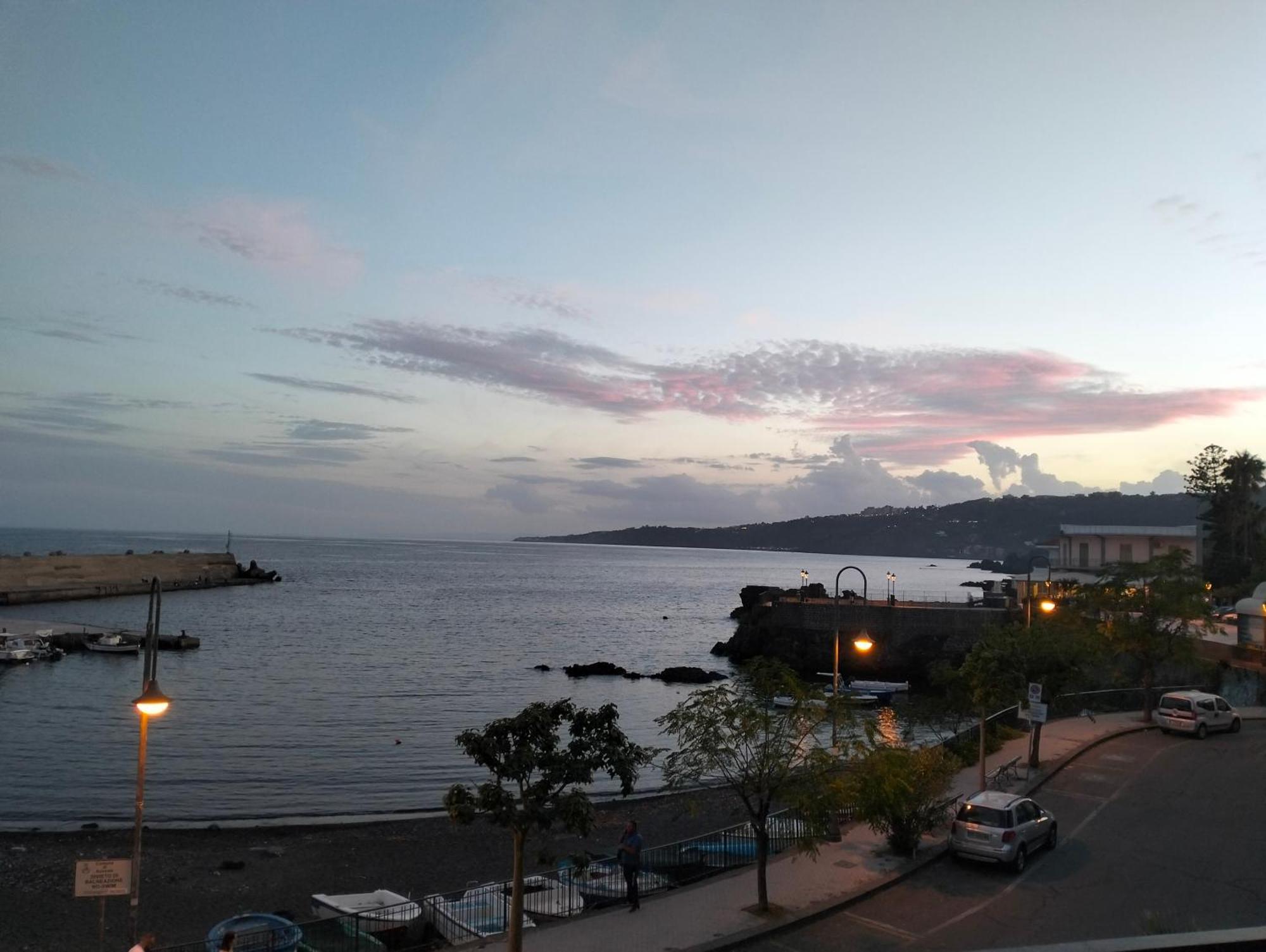 B&B La Spiaggetta Di Stazzo Acireale Bagian luar foto