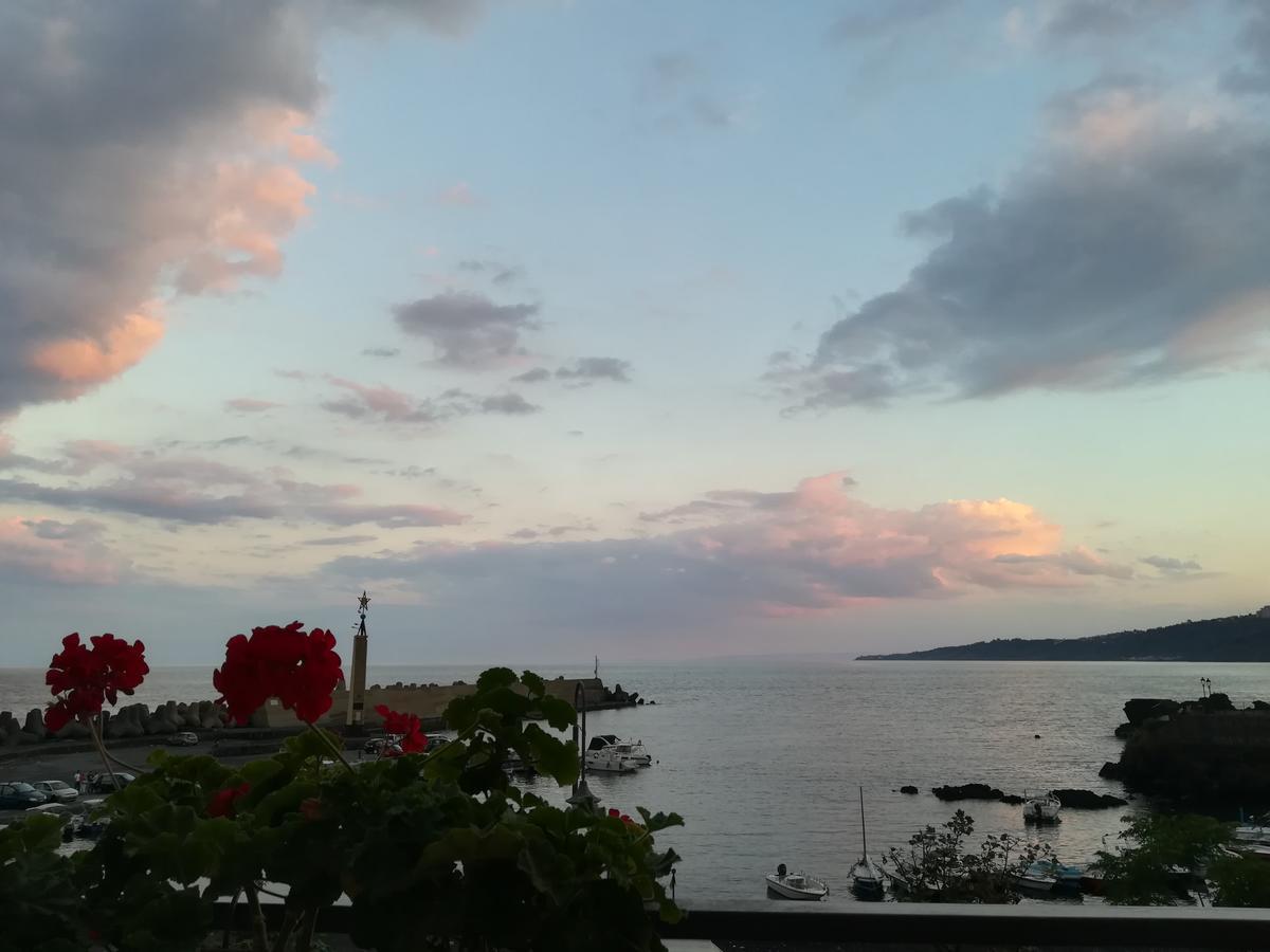 B&B La Spiaggetta Di Stazzo Acireale Bagian luar foto