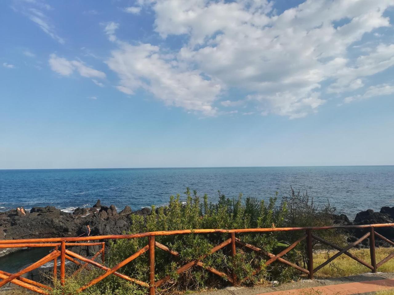 B&B La Spiaggetta Di Stazzo Acireale Bagian luar foto