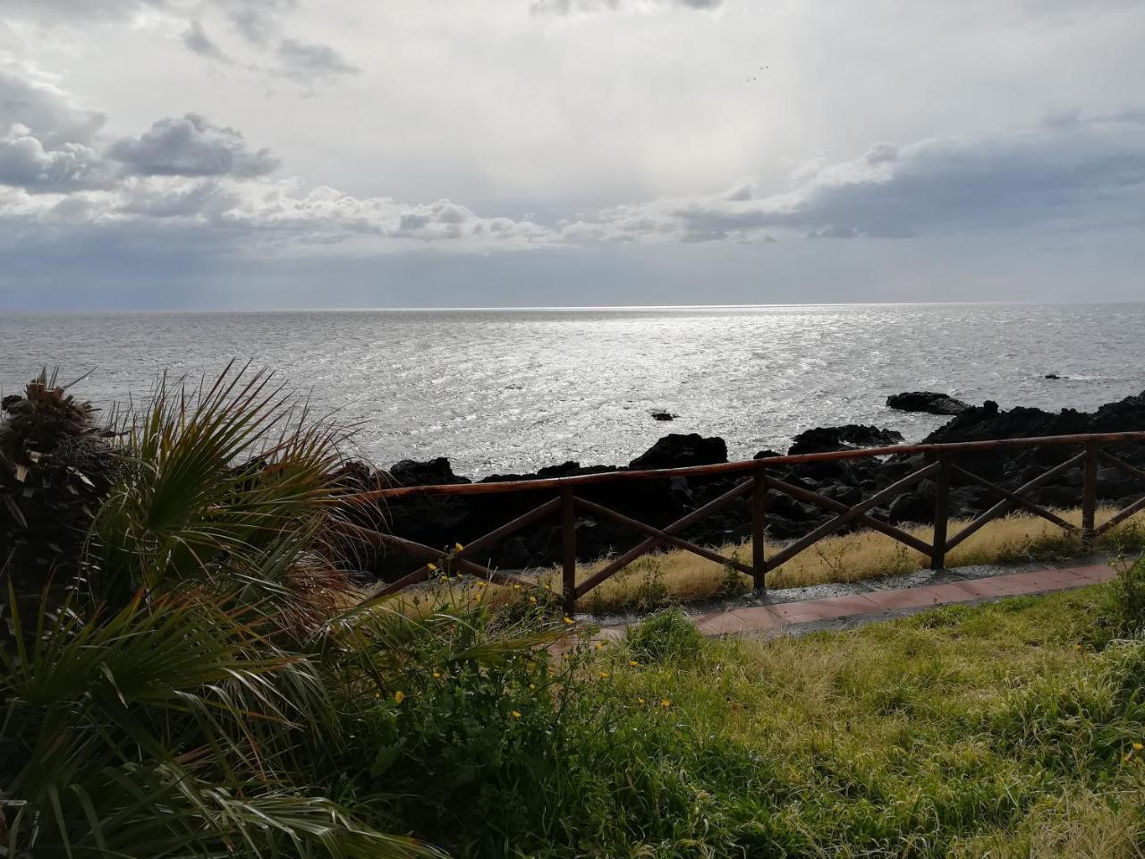 B&B La Spiaggetta Di Stazzo Acireale Bagian luar foto