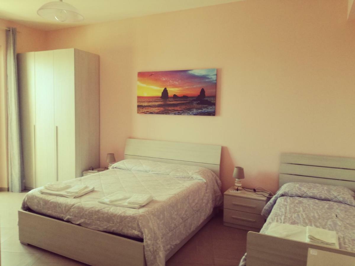 B&B La Spiaggetta Di Stazzo Acireale Bagian luar foto